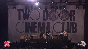 Two Door Cinema Club - live op Lowlands 2012